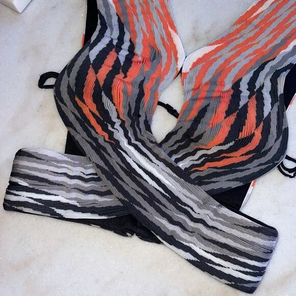 Alexander Wang Accordion Pleated Criss Cross Top in Pavement Woven - Picture 10 of 16